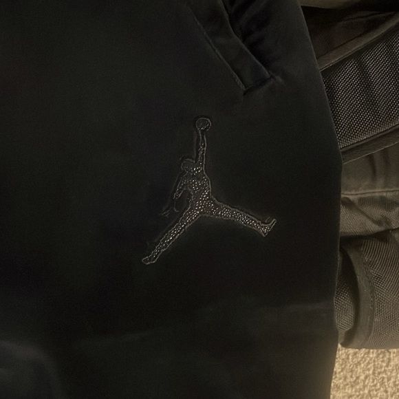 Rare Jordan Velour tracksuit with matching backpack. The size is XXL . - Picture 15 of 16